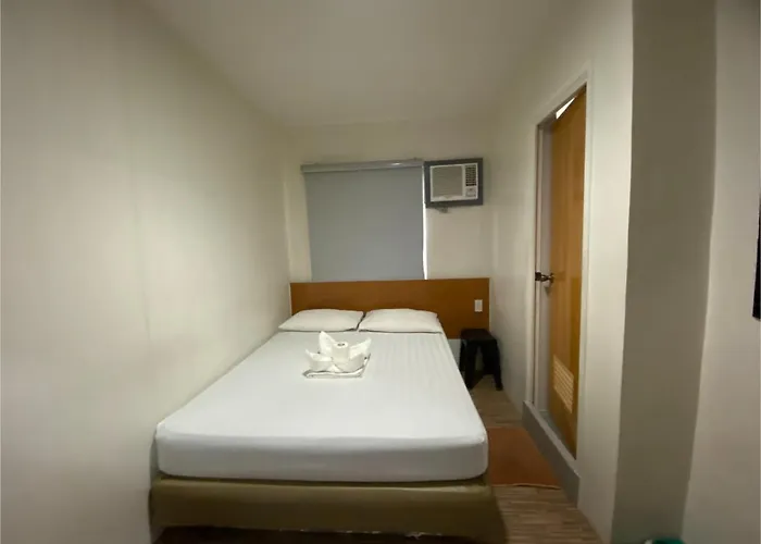 Oyo 878 Dg Budget Naia Hotel 2*
