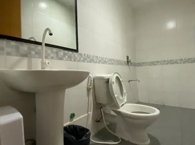 Hotel Oyo 878 Dg Budget Naia 2*